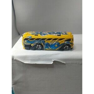 Hot Wheels Surfin School Bus 2004 Tag Riders Yellow Blue 1:64 Surfer Surfing